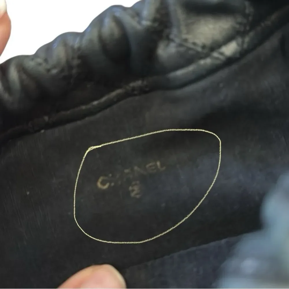 CHANEL Black Drawstring Bag - Picture 6 of 15